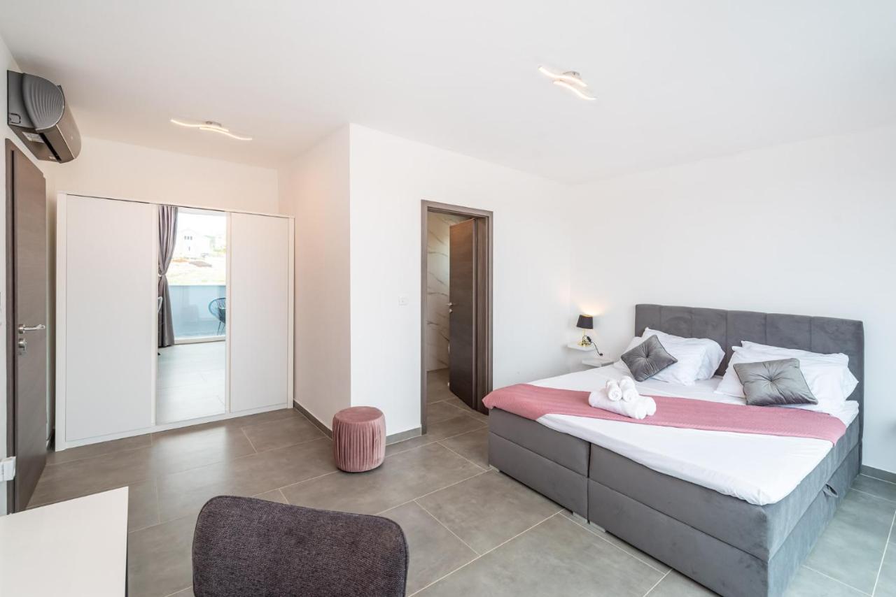 Luxury Villa Noemi Ražanac Zewnętrze zdjęcie